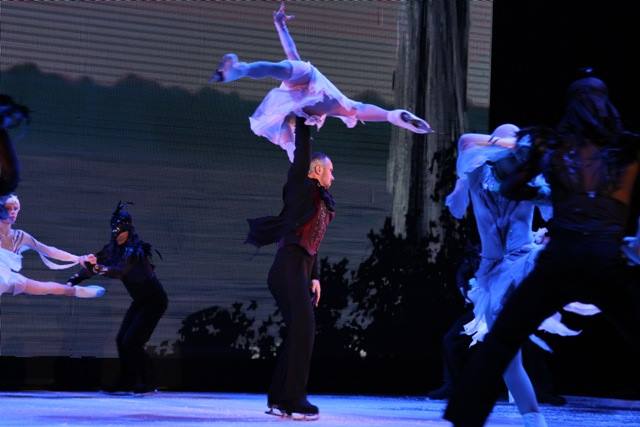Swan Lake On Ice